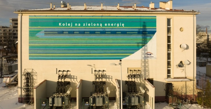 Kolej na zieloną energię – nowy mural na podstacji Warszawa Zachodnia od PGE Energetyka Kolejowa Kolej na zieloną energię – nowy mural na podstacji Warszawa Zachodnia od PGE Energetyka Kolejowa