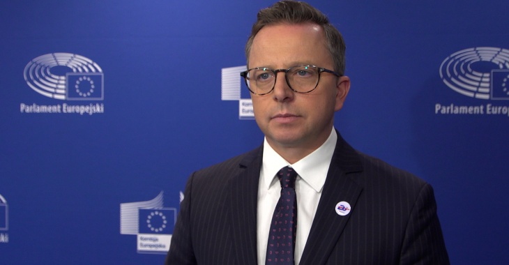 Polscy europosłowie chcą rewizji zakazu sprzedaży aut spalinowych od 2035 roku. Liczą na zdecydowane poparcie w europarlamencie