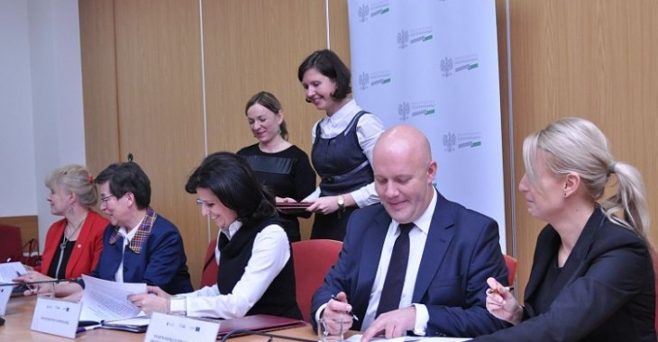 MG podpisało umowy z instytucjami wdrażającymi POIŚ na lata 2014-2020 MG podpisało umowy z instytucjami wdrażającymi POIŚ na lata 2014-2020