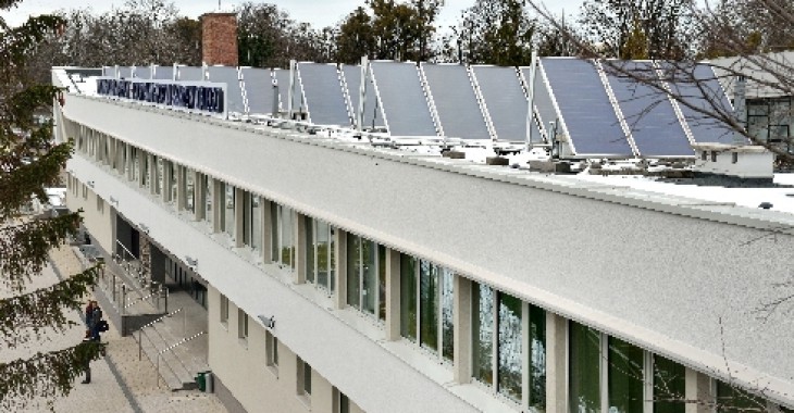 Kolektory podgrzeją wodę w basenie Kolektory podgrzeją wodę w basenie