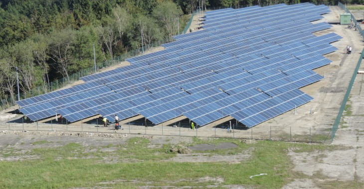 PGE uruchamia pierwszą elektrownię fotowoltaiczną PGE uruchamia pierwszą elektrownię fotowoltaiczną