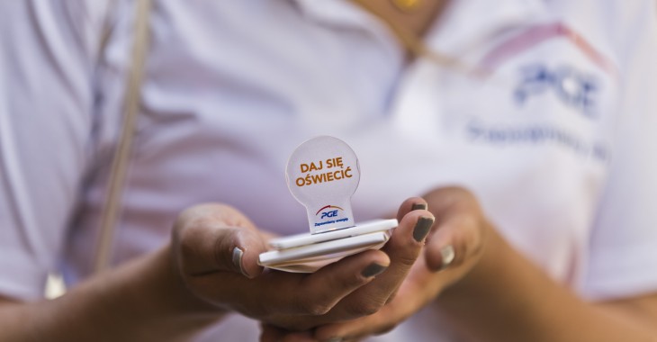 Daj się oświecić – akcja PGE uświadamia klientom jak ważne jest czytanie umów Daj się oświecić – akcja PGE uświadamia klientom jak ważne jest czytanie umów