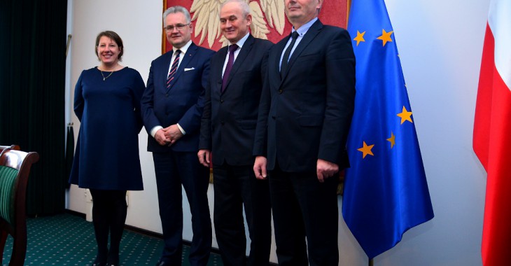 Unia Europejska dofinansuje rozwój sieci dystrybucyjnej Grupy PGE Unia Europejska dofinansuje rozwój sieci dystrybucyjnej Grupy PGE