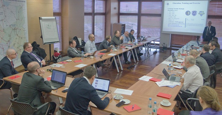 Szefowie bezpieczeństwa europejskich operatorów systemów przesyłowych energii elektrycznej spotkali się w PSE S.A. Szefowie bezpieczeństwa europejskich operatorów systemów przesyłowych energii elektrycznej spotkali się w PSE S.A.