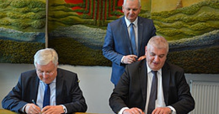 NFOŚiGW podpisał pierwszą umowę w ramach programu Region. WFOŚiGW w Białymstoku otrzyma 33 mln zł NFOŚiGW podpisał pierwszą umowę w ramach programu Region. WFOŚiGW w Białymstoku otrzyma 33 mln zł