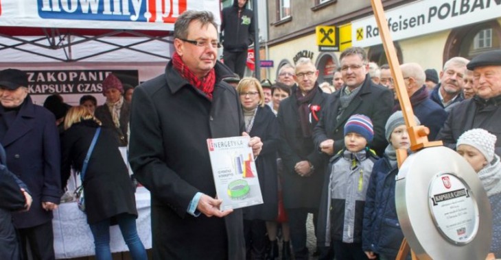 Egzemplarz magazynu Energetyka Cieplna i Zawodowa spoczął w kapsule czasu Egzemplarz magazynu Energetyka Cieplna i Zawodowa spoczął w kapsule czasu