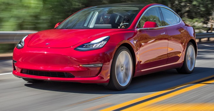 Łączna produkcja Tesli Model 3 przekroczyła 7,5 tys. sztuk Łączna produkcja Tesli Model 3 przekroczyła 7,5 tys. sztuk