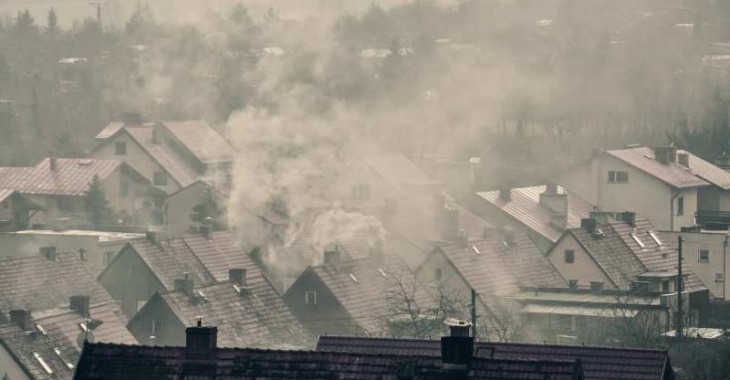 Plusy i minusy „Czystego Powietrza”. Smog może pozostać? Jest duże ryzyko wzrostu kosztów ogrzewania Plusy i minusy „Czystego Powietrza”. Smog może pozostać? Jest duże ryzyko wzrostu kosztów ogrzewania
