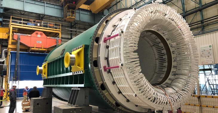 Najnowocześniejszy stojan generatora wyruszył z wrocławskiej fabryki GE do elektrowni jądrowej w Kanadzie Najnowocześniejszy stojan generatora wyruszył z wrocławskiej fabryki GE do elektrowni jądrowej w Kanadzie