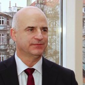 Energa wyda 13 mld zł na dysrybucję i OZE Energa wyda 13 mld zł na dysrybucję i OZE