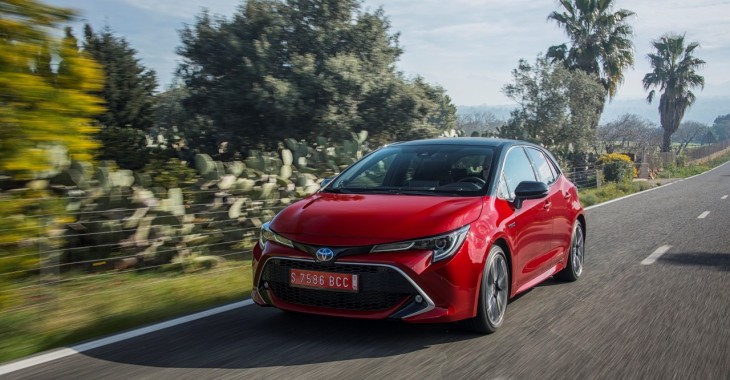 Toyota sprzedała już w Polsce 55 000 hybryd