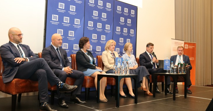 DEBATA o gospodarce w obiegu zamkniętym DEBATA o gospodarce w obiegu zamkniętym