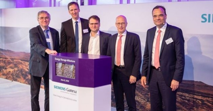 Pierwszy na świecie: Siemens Gamesa rozpoczyna eksploatację innowacyjnego systemu magazynowania energii elektrotermicznej Pierwszy na świecie: Siemens Gamesa rozpoczyna eksploatację innowacyjnego systemu magazynowania energii elektrotermicznej