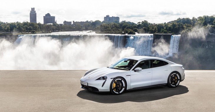 Porsche zaprezentowało wersję produkcyjną całkowicie elektrycznego modelu Taycan Porsche zaprezentowało wersję produkcyjną całkowicie elektrycznego modelu Taycan