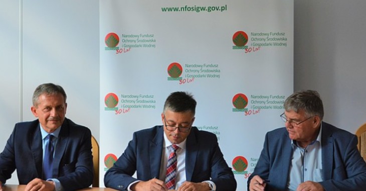 NFOŚiGW podpisuje pierwsze umowy na dofinansowanie lokalnych strategii rozwoju elektromobilności