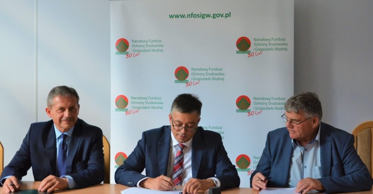 NFOŚiGW podpisuje pierwsze umowy na dofinansowanie lokalnych strategii rozwoju elektromobilności NFOŚiGW podpisuje pierwsze umowy na dofinansowanie lokalnych strategii rozwoju elektromobilności