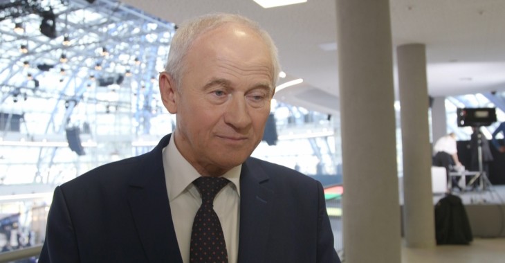 Polska będzie stawiać na odnawialne źródła energii. PGE już inwestuje w fotowoltaikę i farmy wiatrowe na Bałtyku