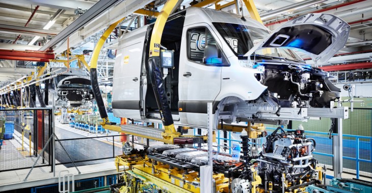 W Dusseldorfie rozpoczęła się produkcja całkowicie elektrycznego Mercedesa eSprinter W Dusseldorfie rozpoczęła się produkcja całkowicie elektrycznego Mercedesa eSprinter