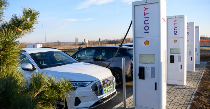 Shell uruchamia pierwsze ładowarki pojazdów elektrycznych w europie środkowej i wschodniej Shell uruchamia pierwsze ładowarki pojazdów elektrycznych w europie środkowej i wschodniej