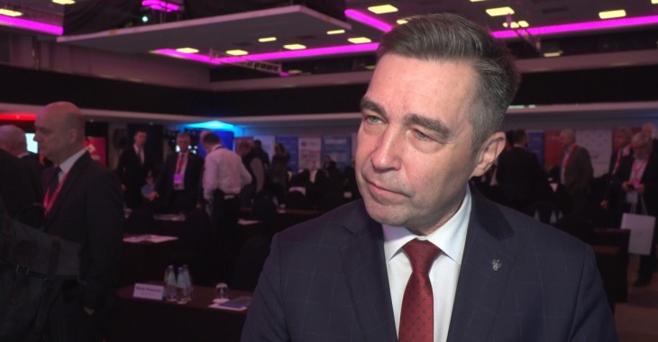 Rząd chce przyspieszyć rozwój farm wiatrowych na Bałtyku. Mają na tym skorzystać przede wszystkim polskie firmy Rząd chce przyspieszyć rozwój farm wiatrowych na Bałtyku. Mają na tym skorzystać przede wszystkim polskie firmy