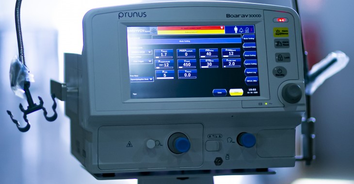 PKN ORLEN przekazał 7 respiratorów szpitalom w Warszawie i Płocku PKN ORLEN przekazał 7 respiratorów szpitalom w Warszawie i Płocku