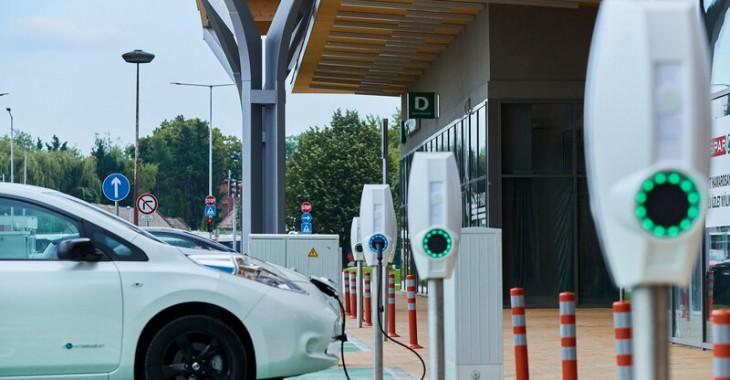 EVBox i EVPlus łączą siły, aby wspólnie rozwijać elektromobilność w Polsce EVBox i EVPlus łączą siły, aby wspólnie rozwijać elektromobilność w Polsce