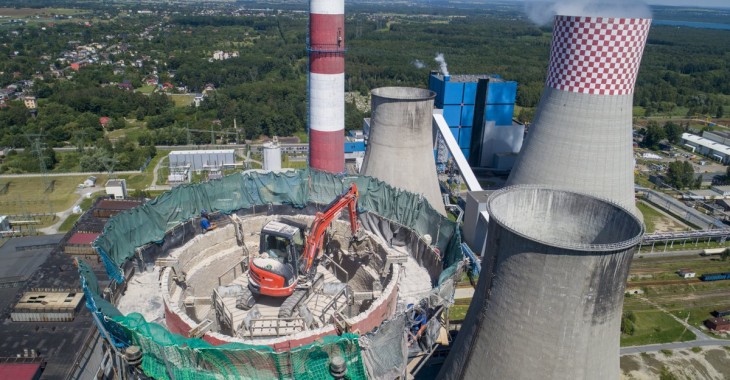 Nieczynny komin Elektrowni Łagisza zostanie wyburzony Nieczynny komin Elektrowni Łagisza zostanie wyburzony