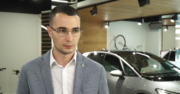 Samochody elektryczne mają coraz większe zasięgi i można je szybko ładować. Najwięksi producenci rozwijają ofertę ekologicznych pojazdów Samochody elektryczne mają coraz większe zasięgi i można je szybko ładować. Najwięksi producenci rozwijają ofertę ekologicznych pojazdów