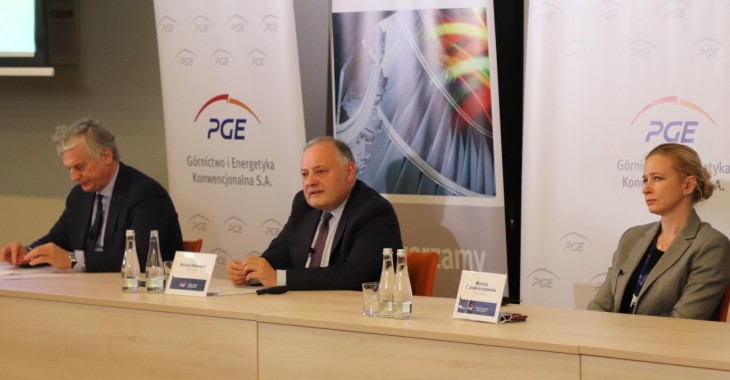 Spotkanie zarządu PGE z Pracownikami PGE GiEK w sprawie nowej Strategii Grupy PGE Spotkanie zarządu PGE z Pracownikami PGE GiEK w sprawie nowej Strategii Grupy PGE