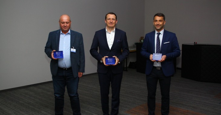 Statuetki Przyjaciel Redakcji i podziękowania dla Gospodarzy Honorowych Statuetki Przyjaciel Redakcji i podziękowania dla Gospodarzy Honorowych
