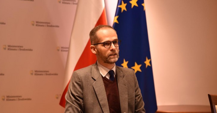 Nowatorski projekt edukacyjny w celu zapewnienia wykwalifikowanej kadry administracji publicznej Nowatorski projekt edukacyjny w celu zapewnienia wykwalifikowanej kadry administracji publicznej