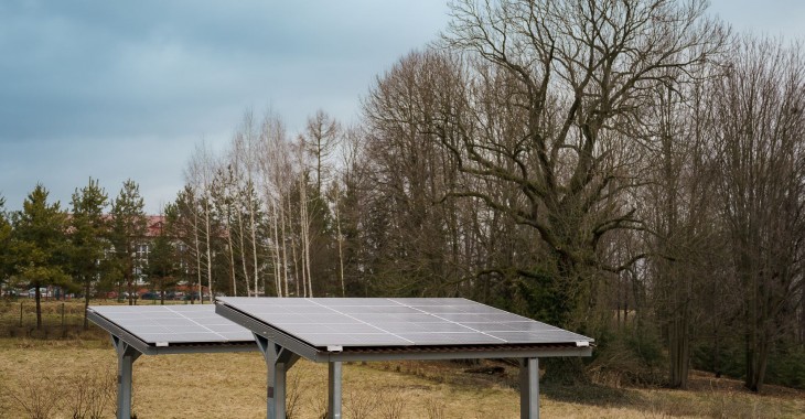 PGE wsparła montaż paneli fotowoltaicznych w Świętokrzyskim Parku Narodowym PGE wsparła montaż paneli fotowoltaicznych w Świętokrzyskim Parku Narodowym
