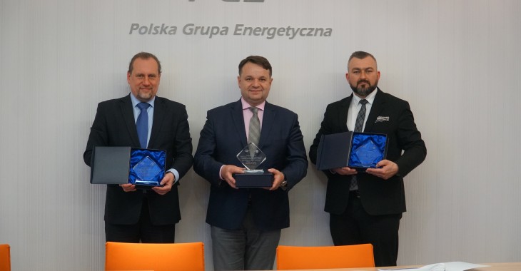 PGE Dystrybucja i PGE Systemy podpisały umowę na budowę sieci łączności specjalnej PGE Dystrybucja i PGE Systemy podpisały umowę na budowę sieci łączności specjalnej