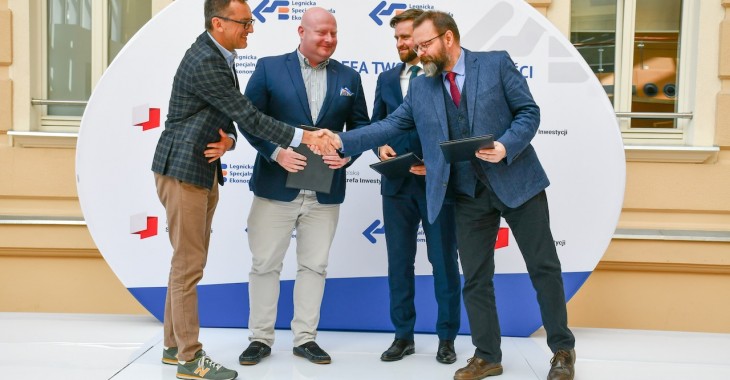 Jest porozumienie w sprawie budowy elektrowni składającej się z 10 małych reaktorów jądrowych Jest porozumienie w sprawie budowy elektrowni składającej się z 10 małych reaktorów jądrowych