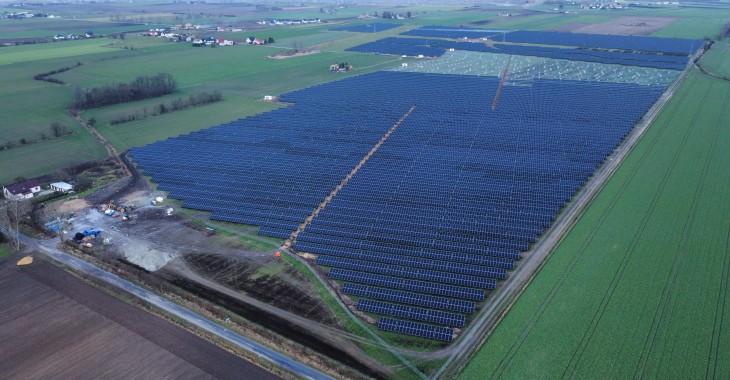 Konsorcjum trzech Banków i PFR wspierają budowę pierwszej wielkoskalowej farmy solarno-wiatrowej w Polsce o mocy ponad 200 MW